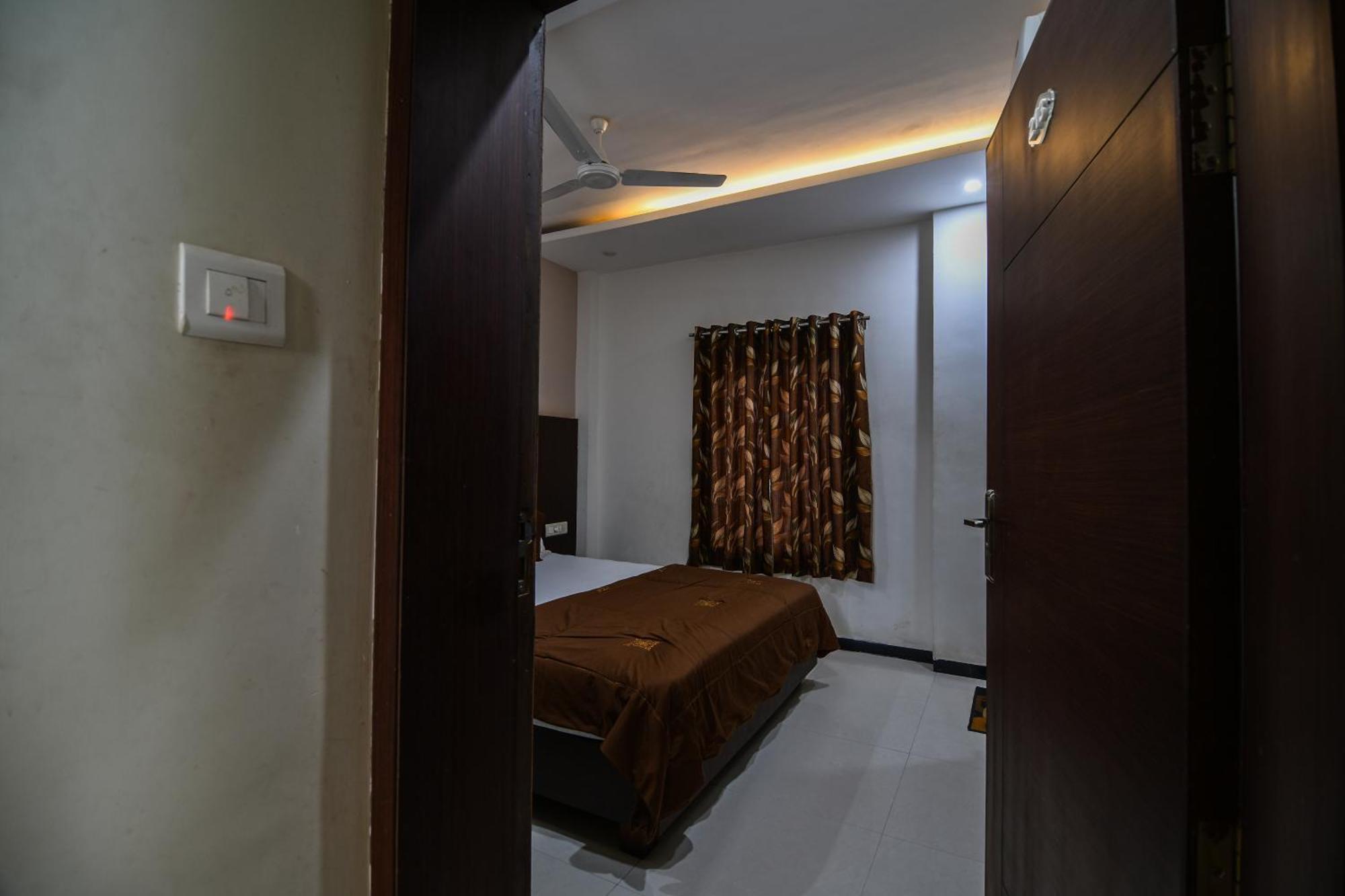 Shree Ram Hotel Ujjain Εξωτερικό φωτογραφία
