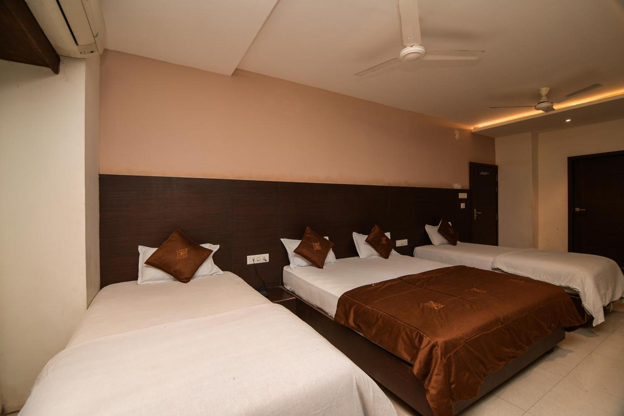 Shree Ram Hotel Ujjain Εξωτερικό φωτογραφία