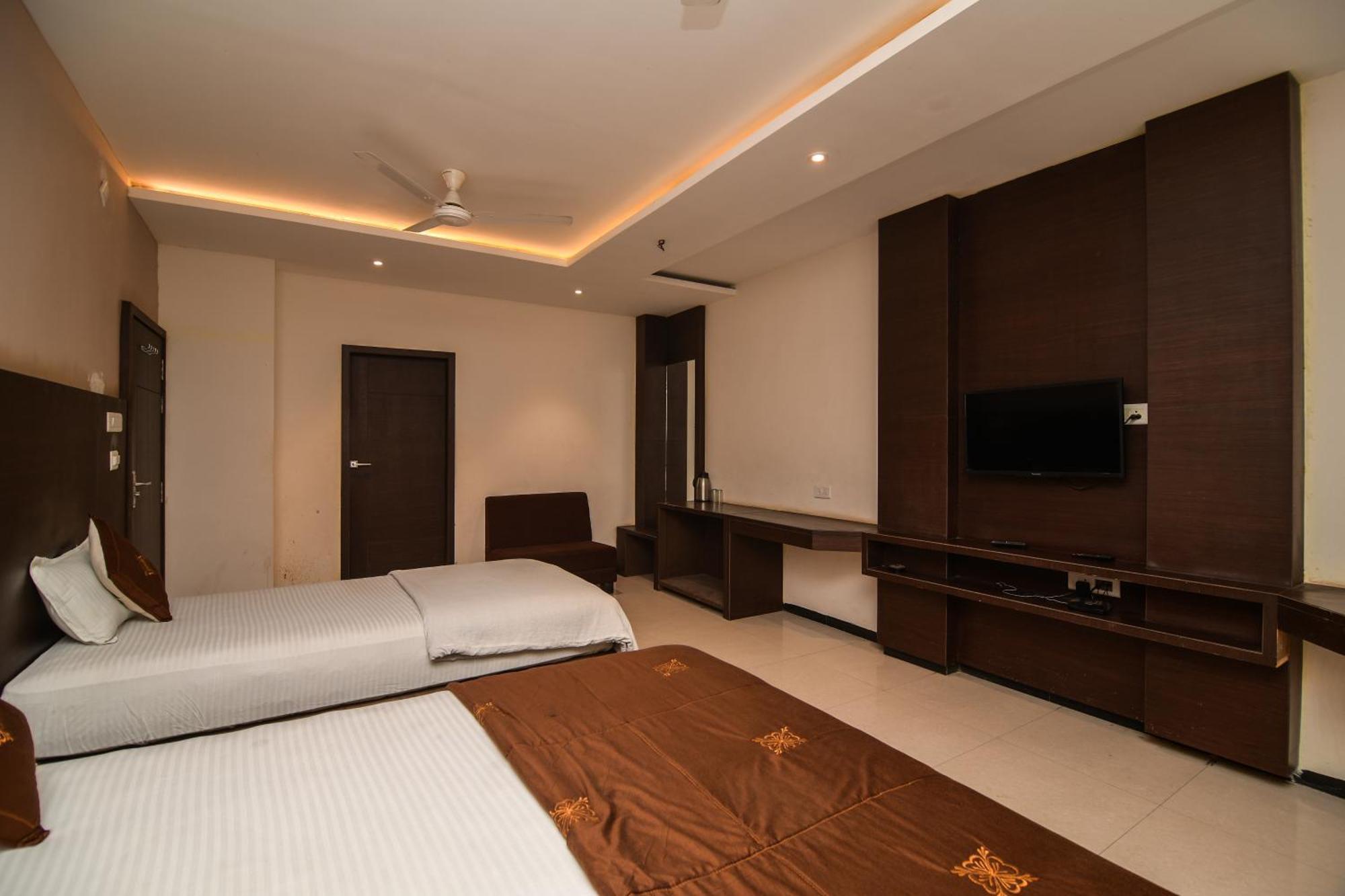 Shree Ram Hotel Ujjain Εξωτερικό φωτογραφία