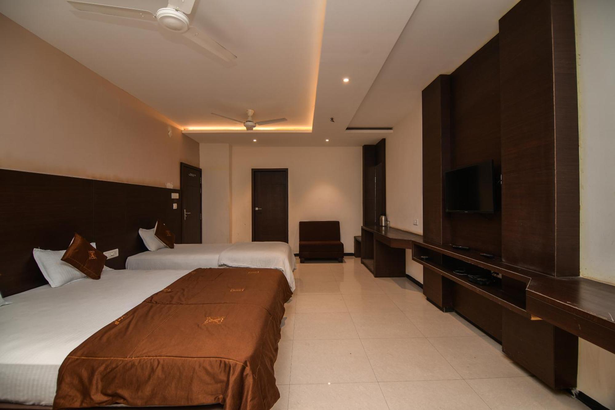 Shree Ram Hotel Ujjain Εξωτερικό φωτογραφία