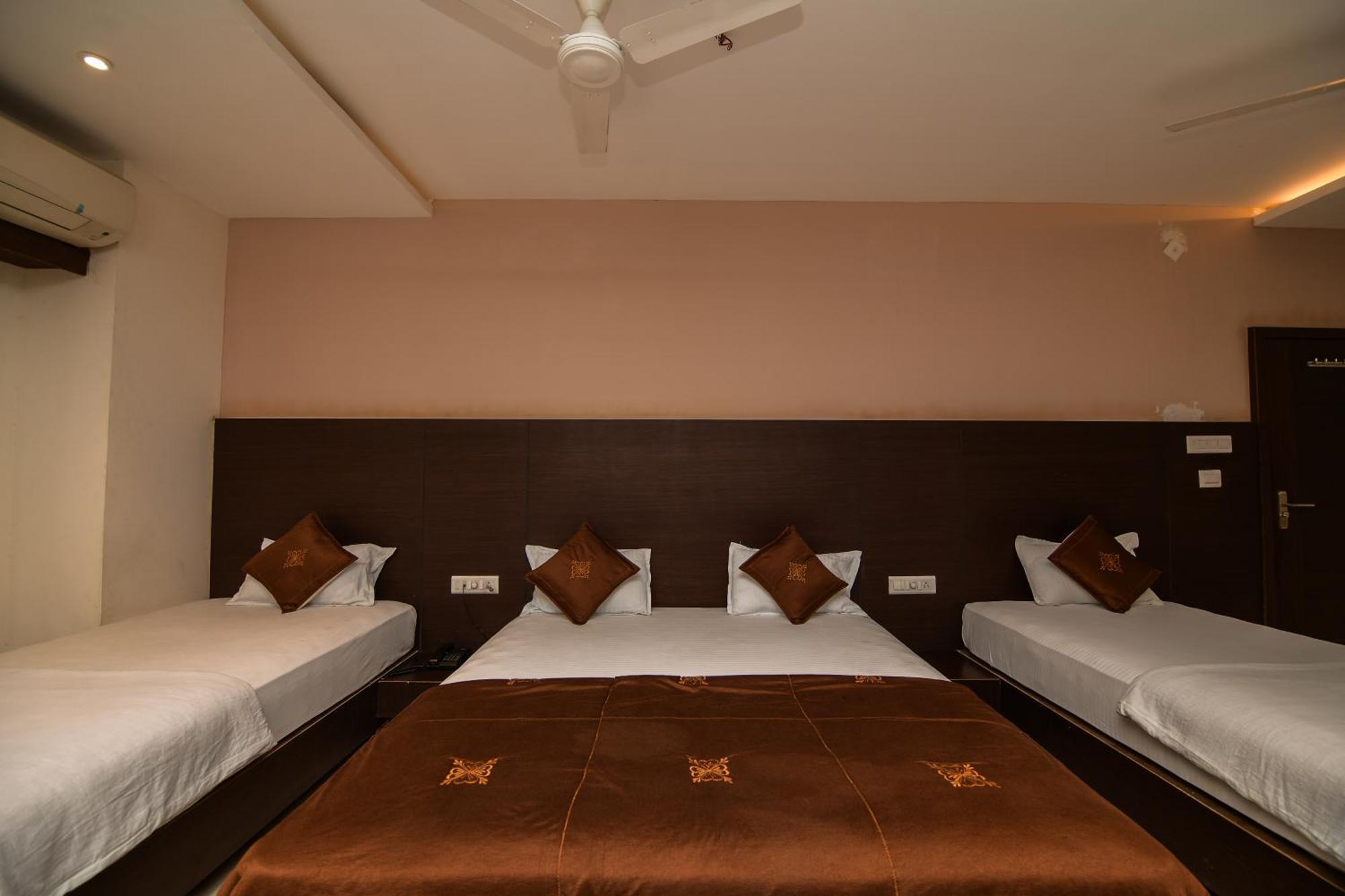Shree Ram Hotel Ujjain Εξωτερικό φωτογραφία