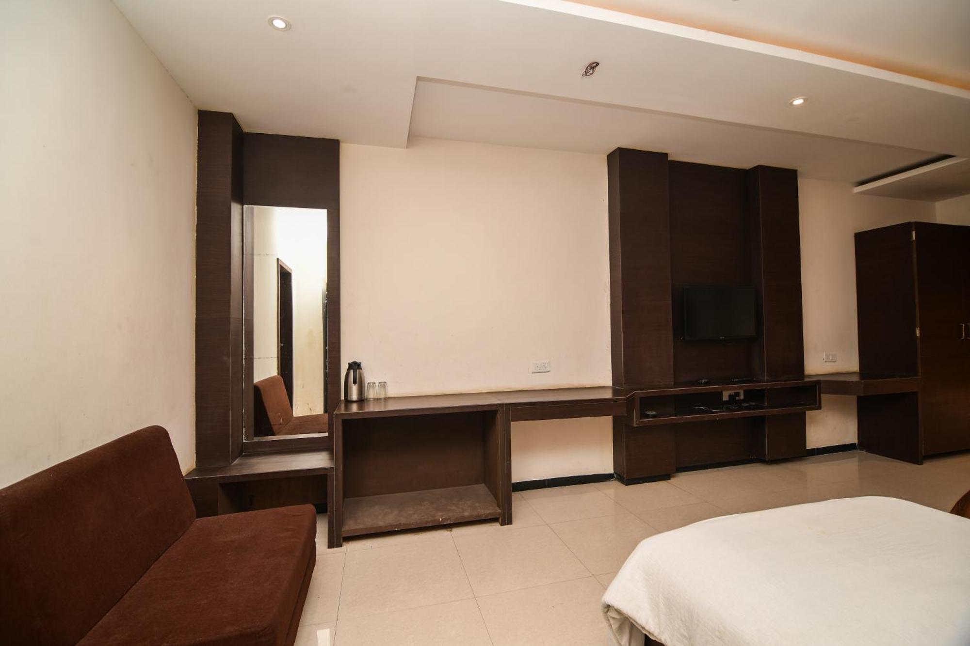 Shree Ram Hotel Ujjain Εξωτερικό φωτογραφία