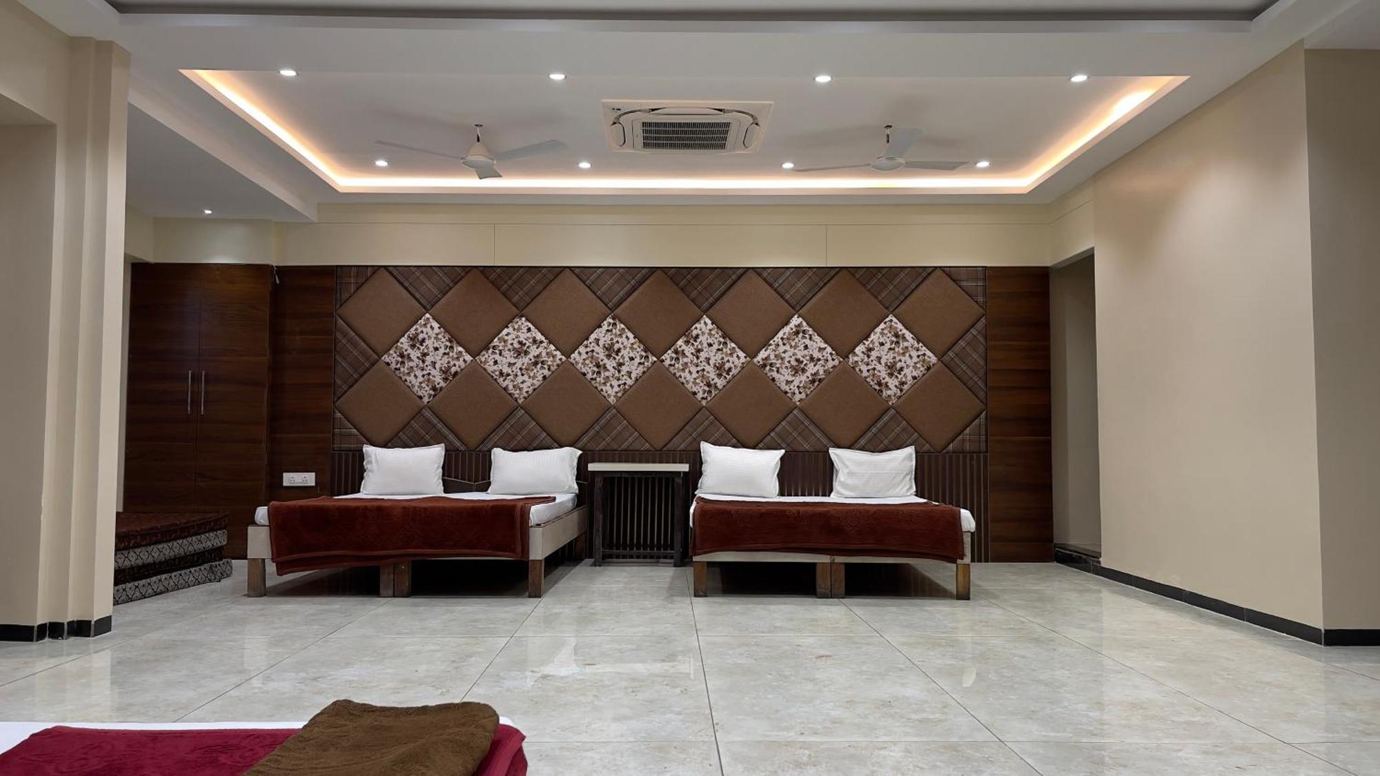 Shree Ram Hotel Ujjain Εξωτερικό φωτογραφία