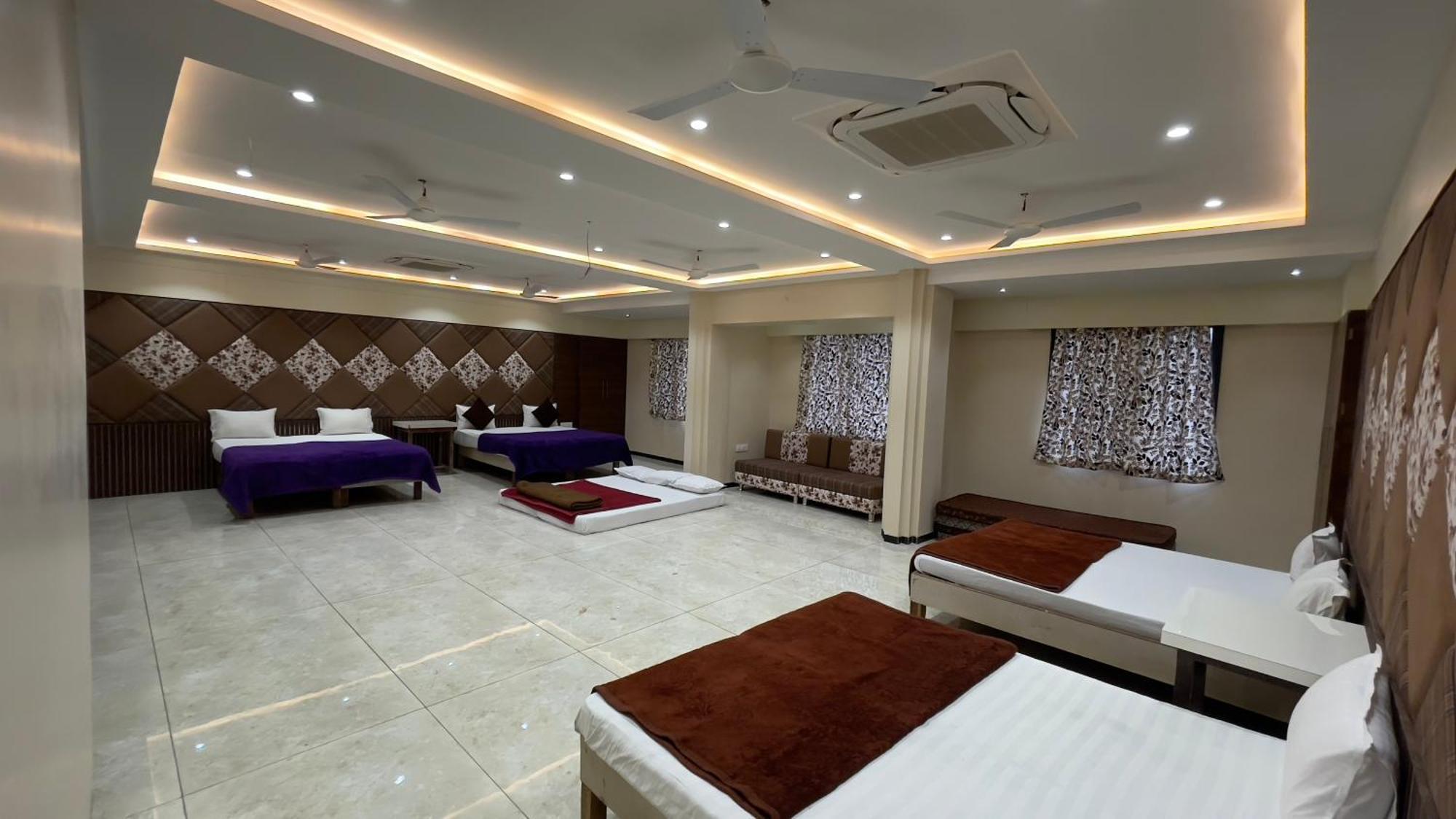 Shree Ram Hotel Ujjain Εξωτερικό φωτογραφία