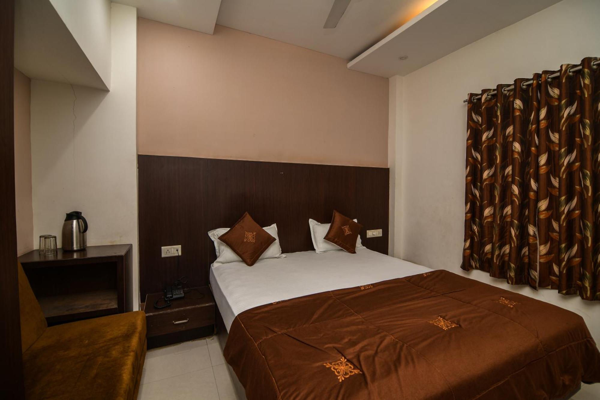Shree Ram Hotel Ujjain Εξωτερικό φωτογραφία