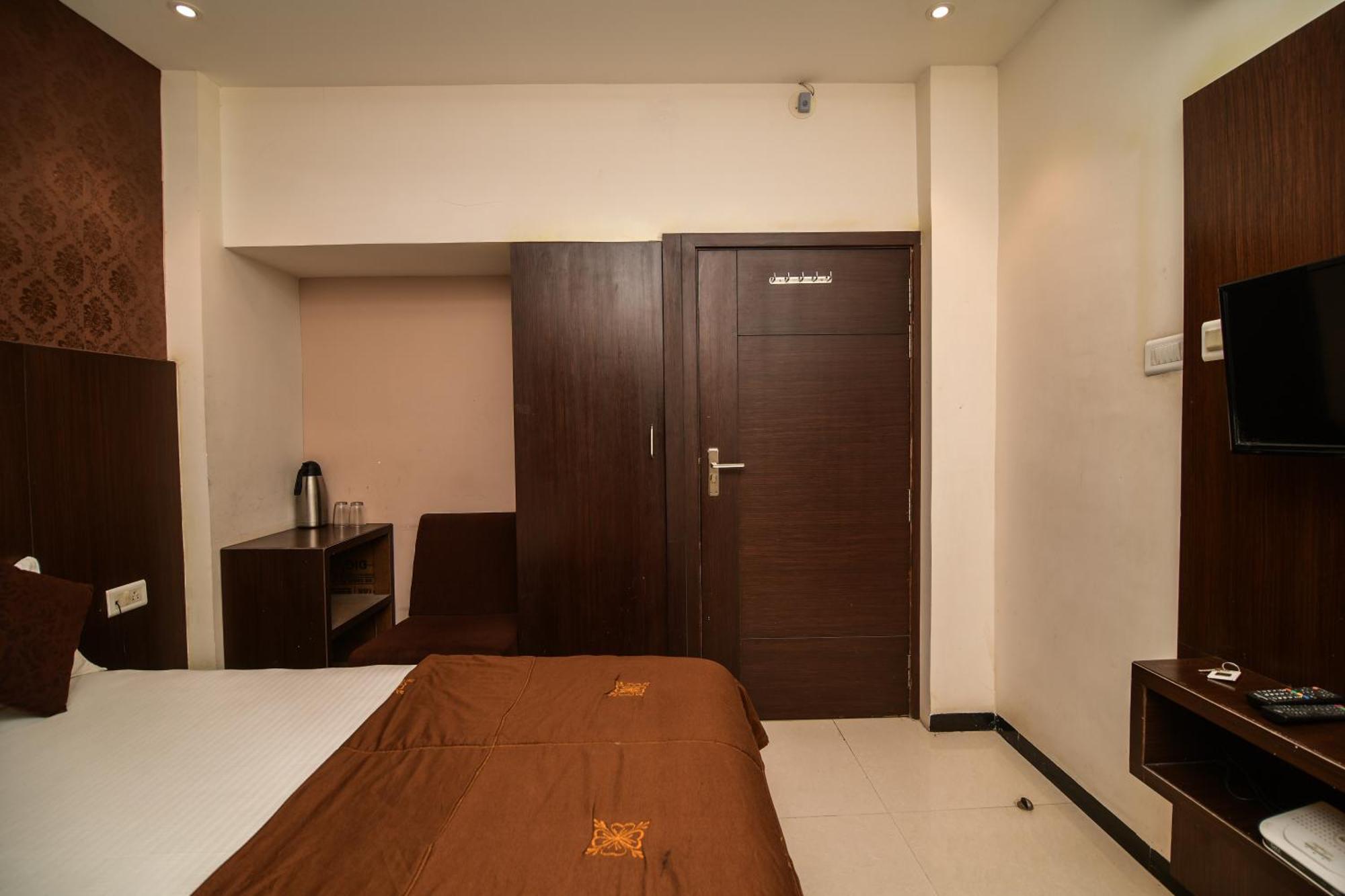 Shree Ram Hotel Ujjain Εξωτερικό φωτογραφία