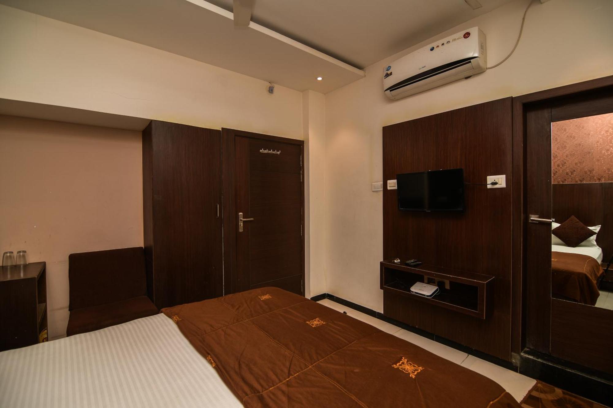 Shree Ram Hotel Ujjain Εξωτερικό φωτογραφία