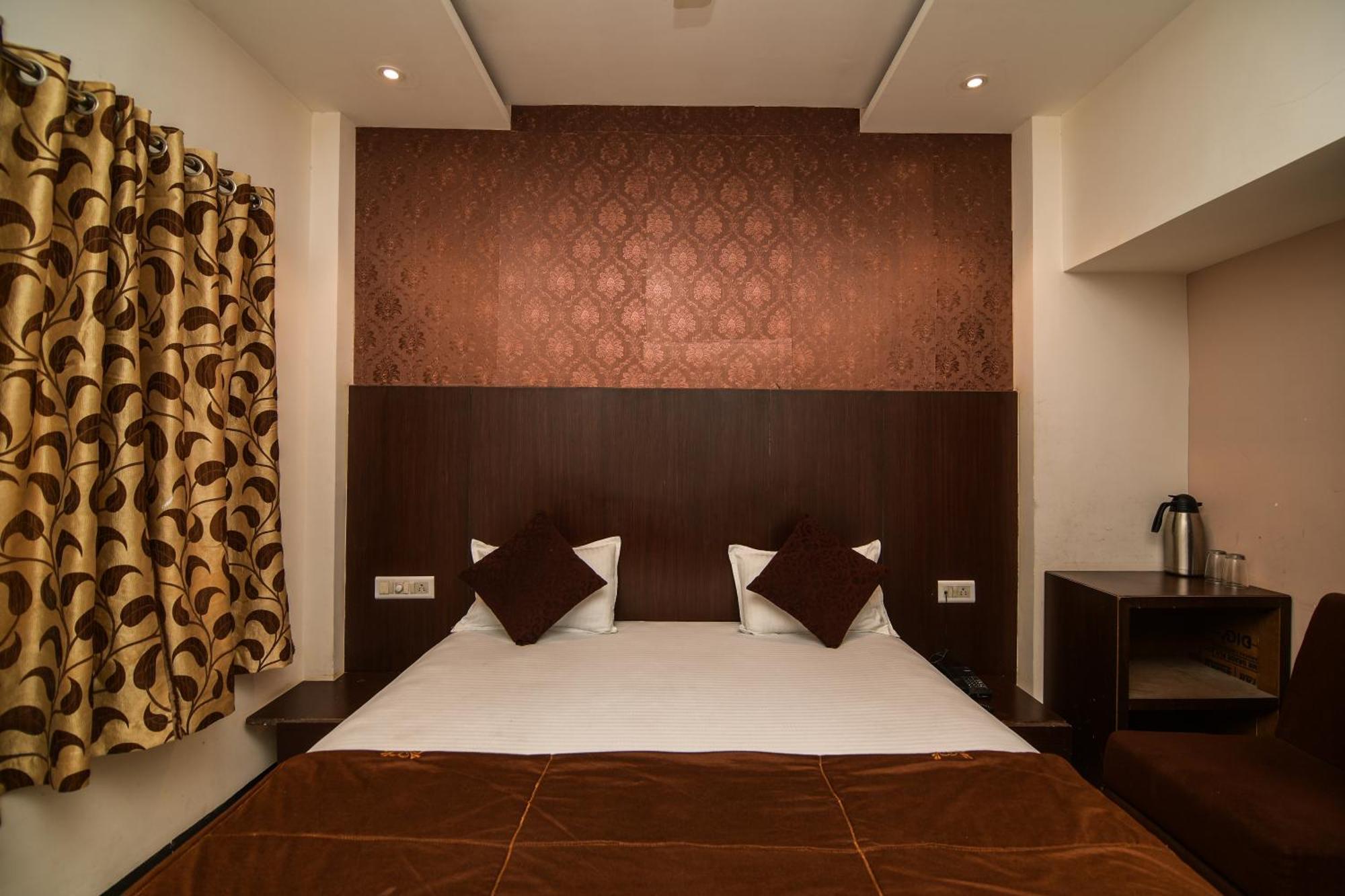 Shree Ram Hotel Ujjain Εξωτερικό φωτογραφία